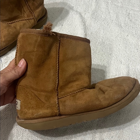 UGG Kids Boots in Brown and Cream - Picture 5 of 10